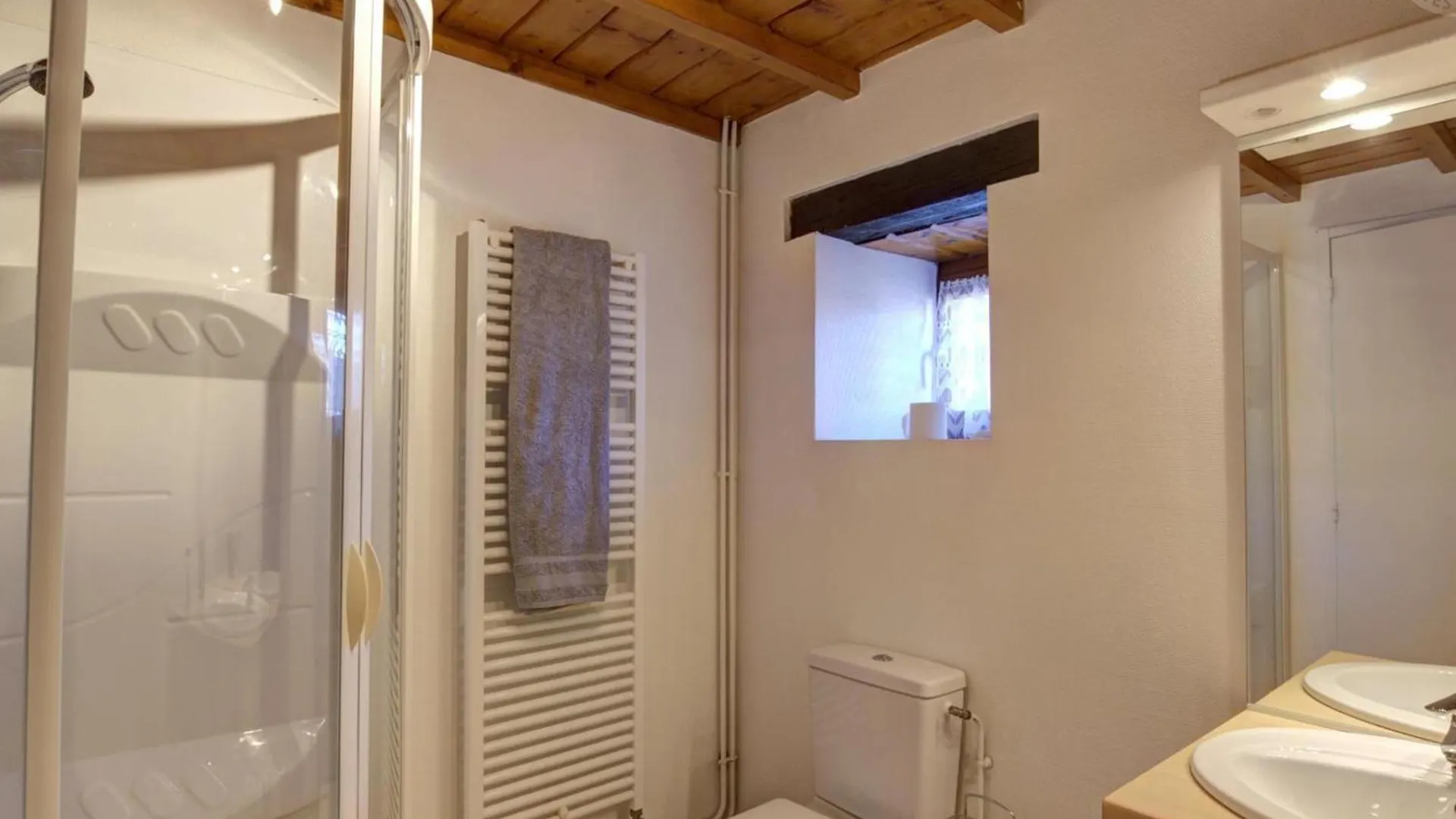 Holiday home Gite Familial Avec Spa Et Jeux Exterieurs - 5 Chambres, 230M², Village Typique, Animaux Acceptes - Fr-1-496-289 L'Hopital-le-Grand France
