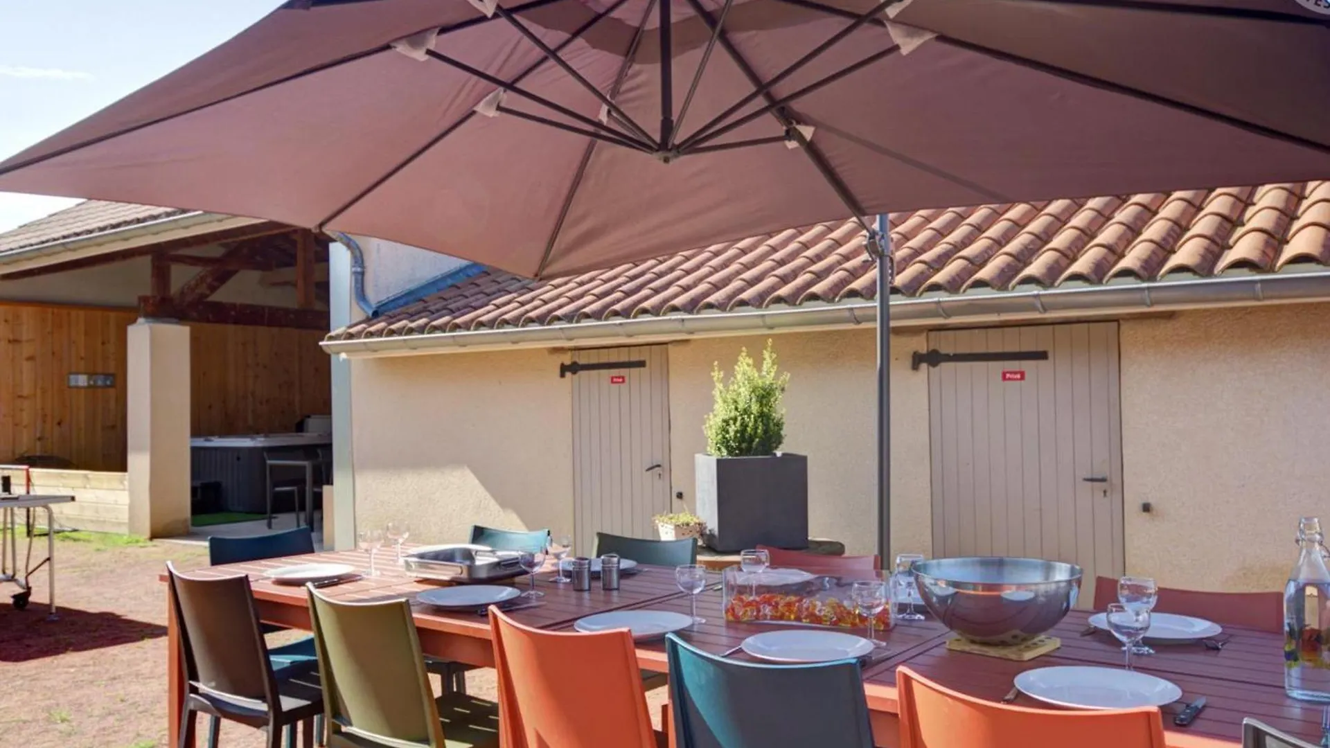 Holiday home Gite Familial Avec Spa Et Jeux Exterieurs - 5 Chambres, 230M², Village Typique, Animaux Acceptes - Fr-1-496-289 L'Hopital-le-Grand